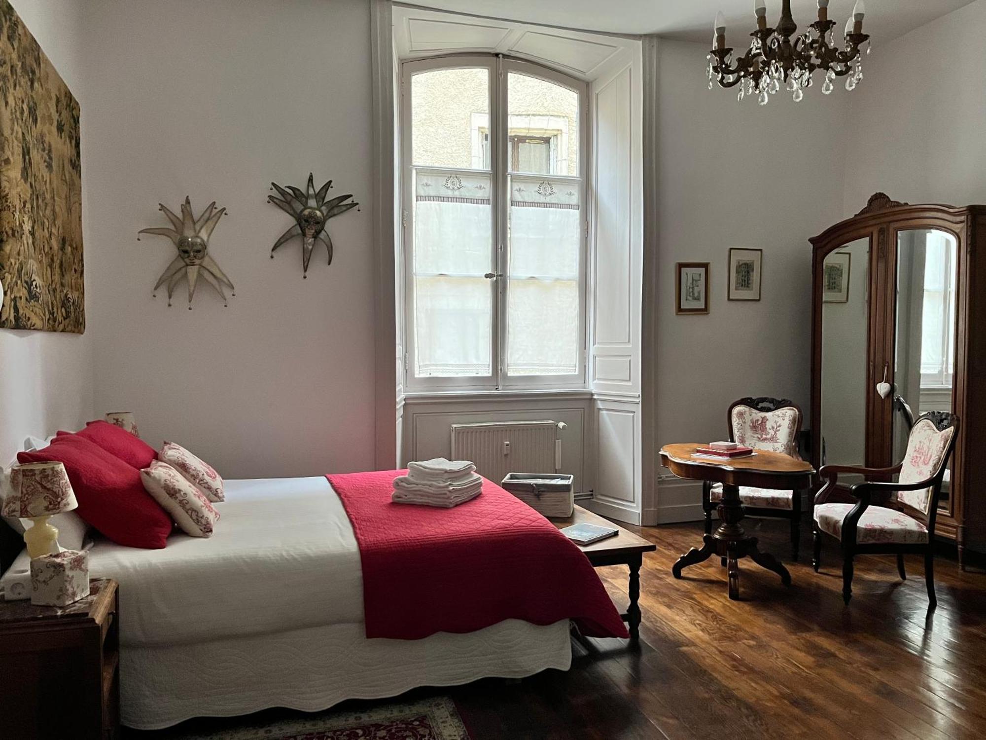 Apartment Chatel Rose - Historical Centre With Garden *